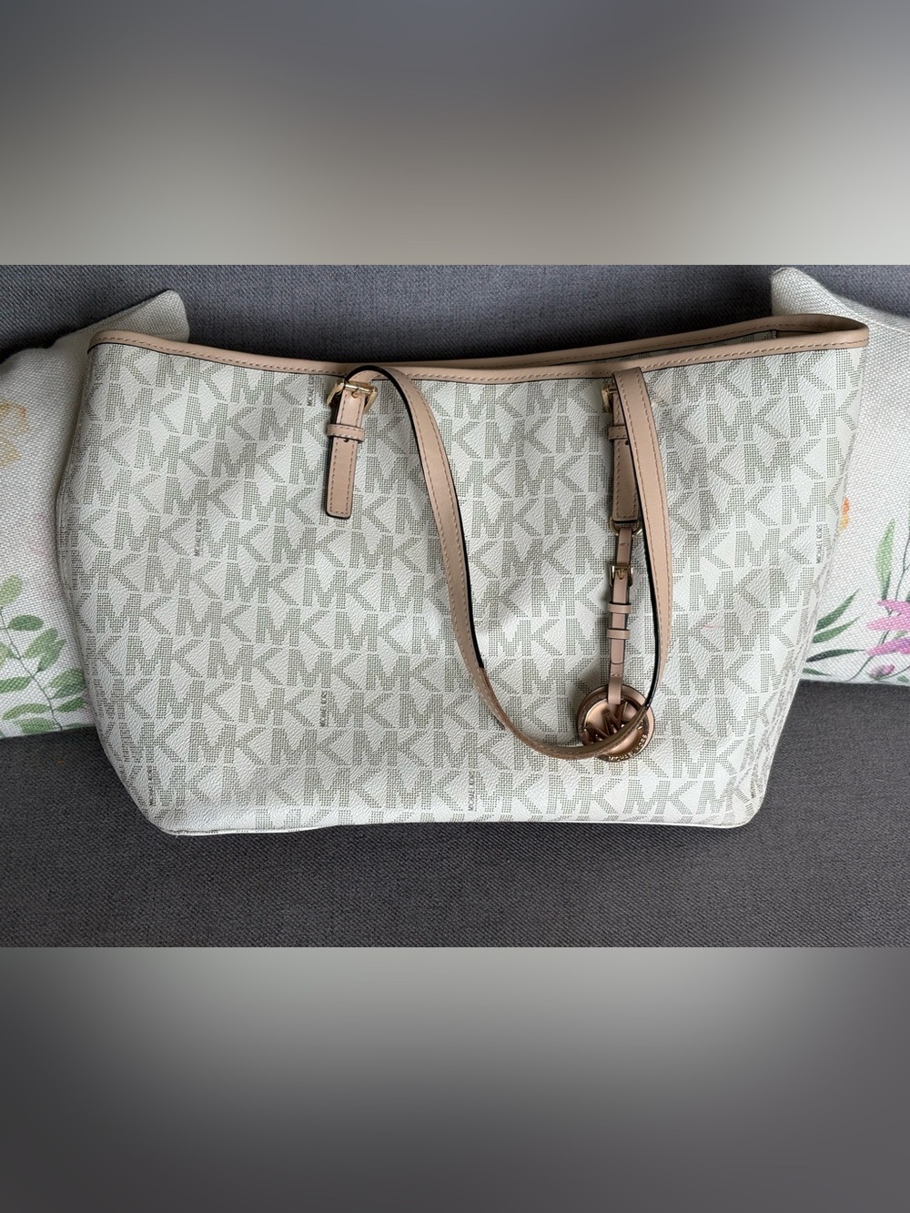 MICHAEL KORS JET SET TRAVEL Vainilla SIGNATURE TOTE